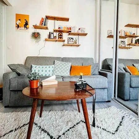 Jolie Studio Parisien